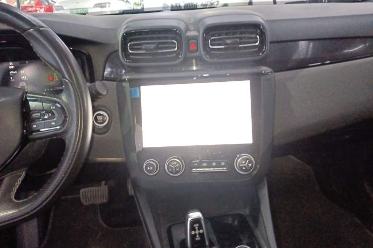 Used Lynk & Co 03 2022 2.0TD DCT JingPro Audio And AC Panel