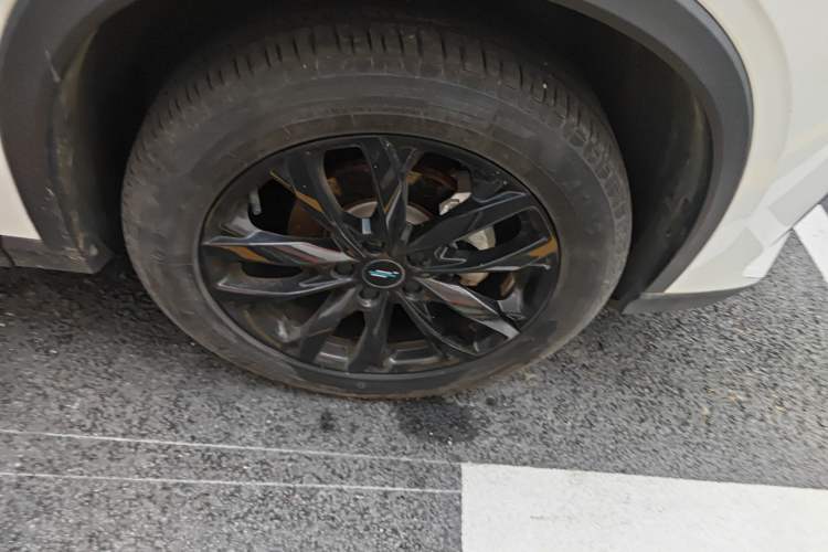 Used CHANGAN OSHAN X5 PLUS 2023 1.5T DCT Navigation Edition Right Front Wheel Hub