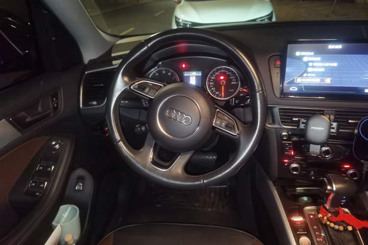 Used Audi Q5 2017 Plus 40 TFSI Technology Model