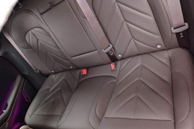 Used Nio ET5T 2025 75 kWh Touring Left Rear Seat