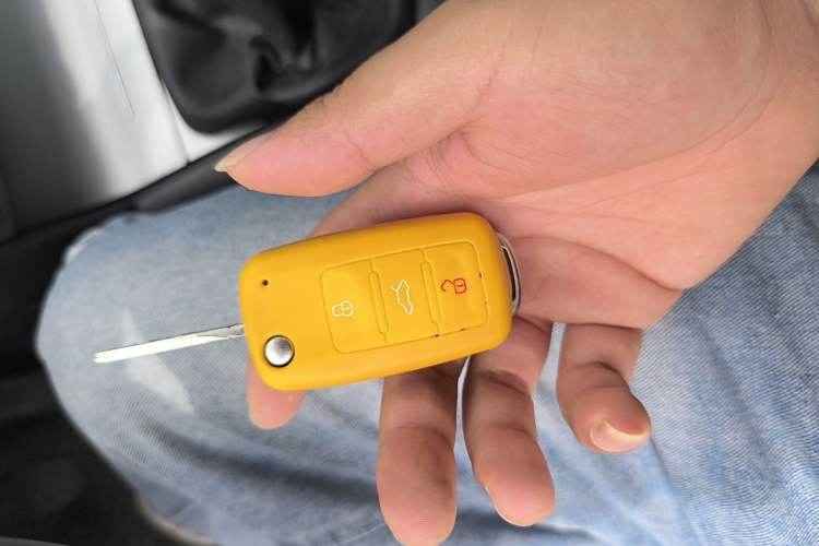 Used Skoda Octavia 2015 Classic Model 1.6L Manual Eado Version
