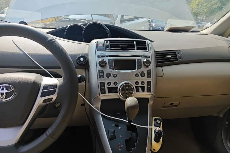 Used Toyota Verso 2014 Starlight 180G CVT Comfort Edition