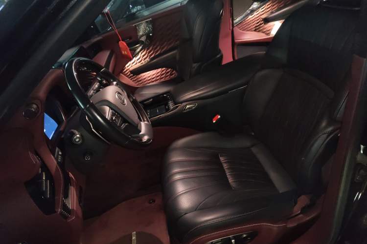 Used Lexus LS 2021 500h Executive Edition Left Front Seat