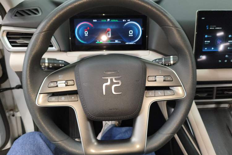 Used BYD Yuan UP 2024 401 km Active Version Steering Wheel