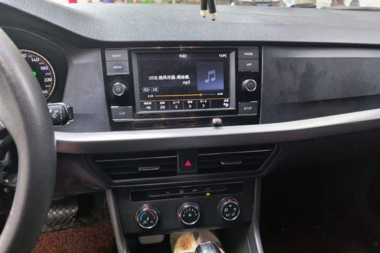 Used Volkswagen Lavida 2018 1.5L Automatic Fashion Edition China V Standard Audio And AC Panel