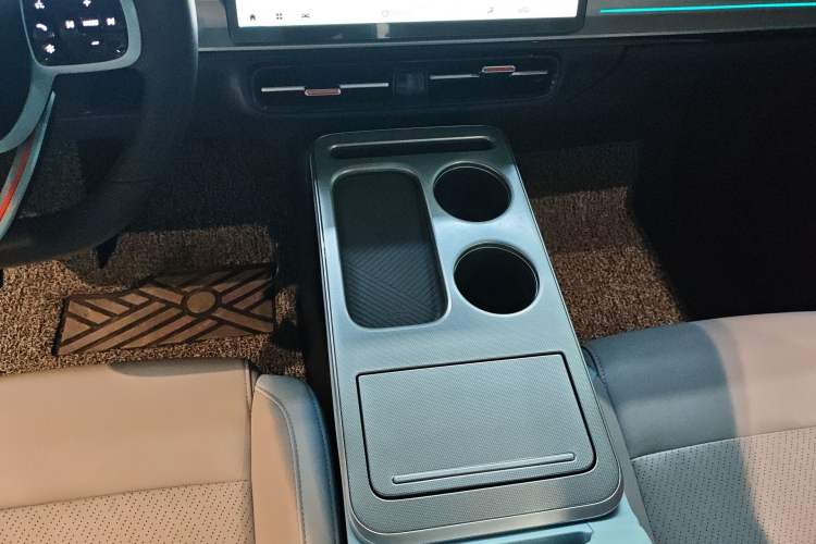 Used AION Y 2022 Plus 70 Smart Edition Gear Lever