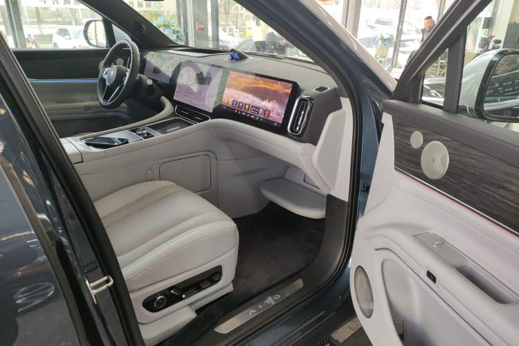 Used Hima AITO M9 2024 Range-Extended Ultra Version 42 kWh 6-Seater Model
