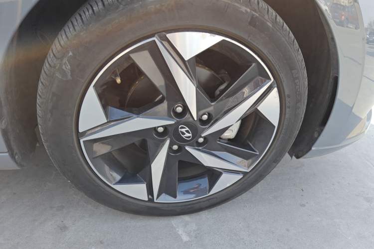 Used Hyundai Elantra 2022 1.5L CVT LUX Prestige Edition
