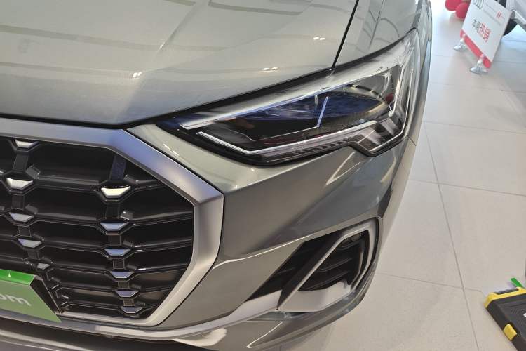 Used Audi Q3 2021 35 TFSI Fashion Dynamic Model