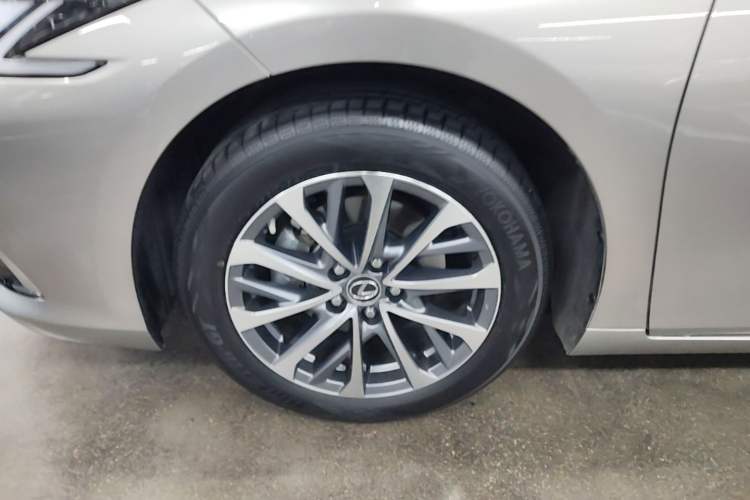Used Lexus ES 2025 200 Premium Edition

