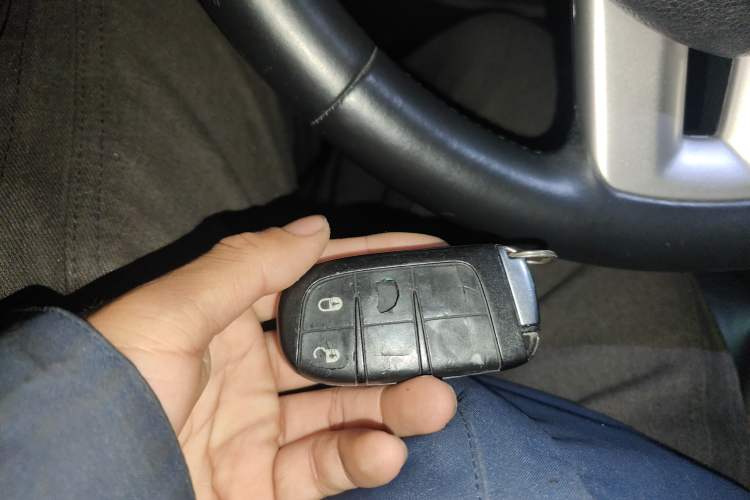 Used Dodge Journey 2013 2.4L Two-Wheel Drive Luxury Version Vehicle Key