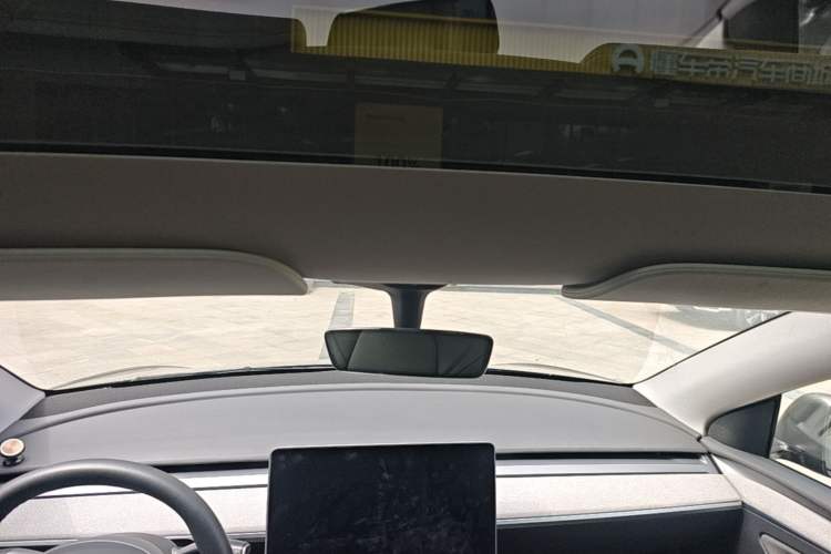 Used Tesla Model Y 2023 Rear-Wheel-Drive Version
