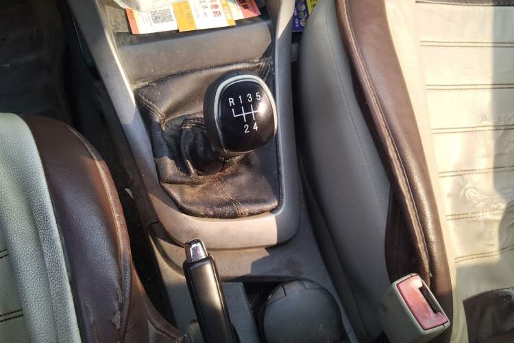 Used Baojun 630 2013 1.5L manual standard version