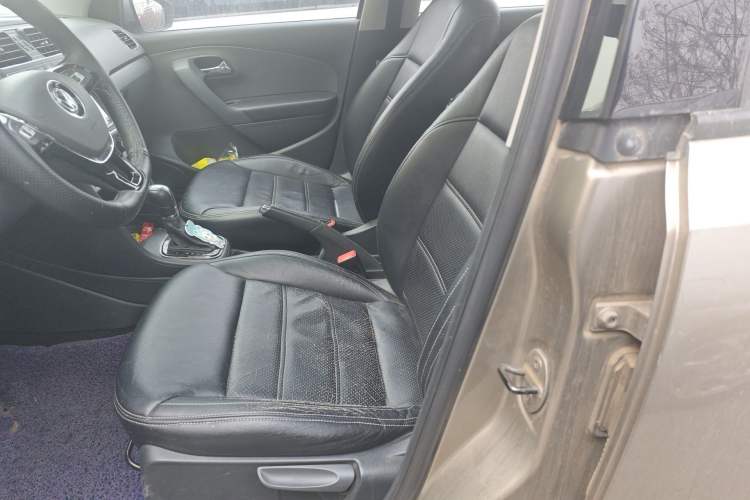 Used Volkswagen Polo 2014 1.6L Cross Polo Automatic
