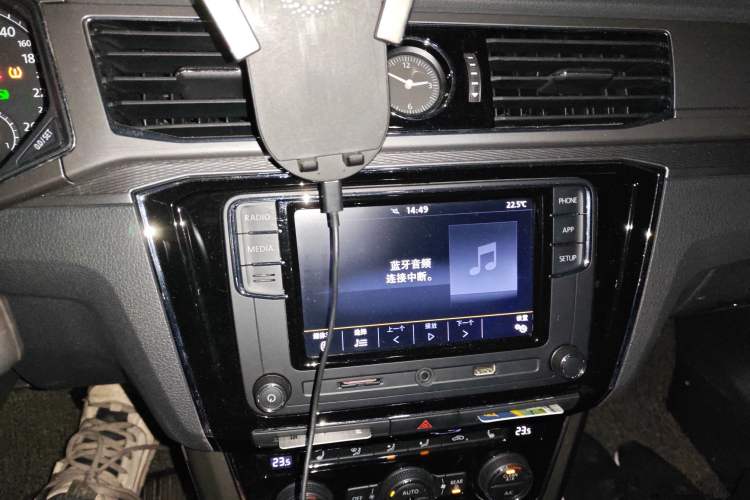 Used Volkswagen Passat 2017 330TSI DSG Luxury Edition Audio And AC Panel