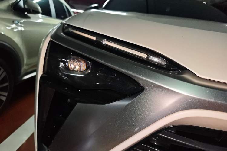 Used Nio ES8 2022 75 kWh Six-Seater Version Right Front Headlight