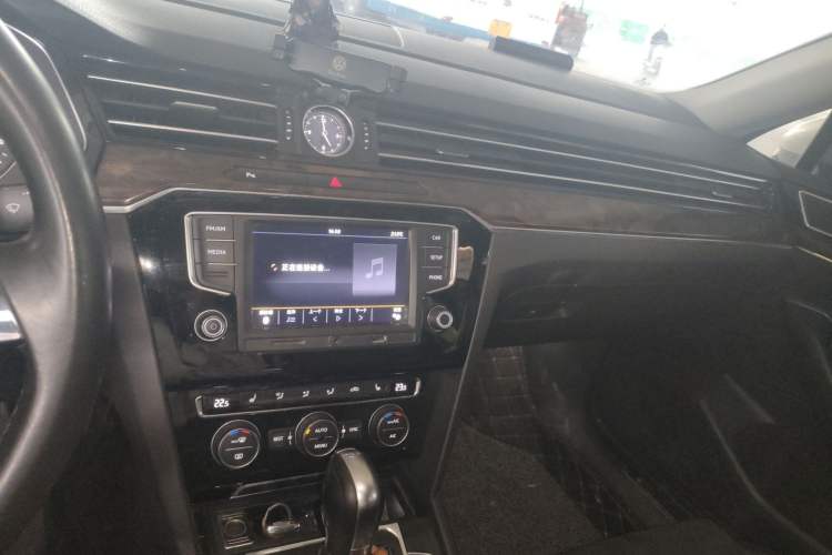 Used Volkswagen Magotan 2017 330TSI DSG Luxury Model
