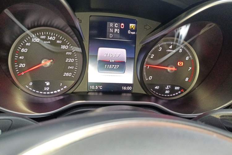 Used Mercedes-Benz V-Class 2016 V 260 Avantgarde Edition