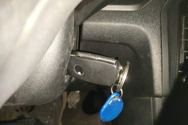 Used Volkswagen Jetta 2013 1.4L Manual Fashion Model Vehicle Key