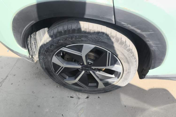 Used AION V 2021 Plus 70 Smart Edition Lithium Iron Phosphate Right Rear Wheel Hub