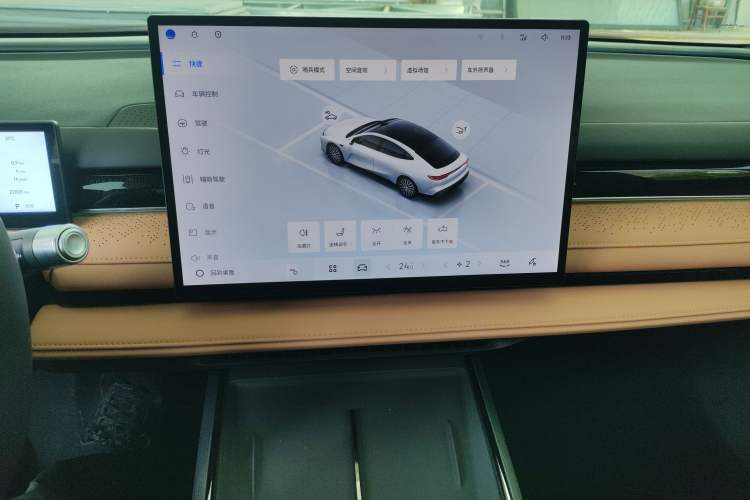 Used Geely Galaxy 8 2025 130km EM-P Exploration Edition
