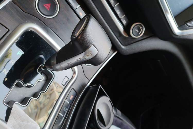 Used Land X7 2015 2.0T Panoramic Prestige Edition
