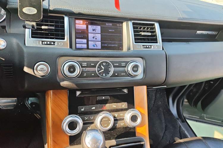 Used Land Rover Range Sport 2013 3.0 TDV6 Diesel Edition Audio And AC Panel