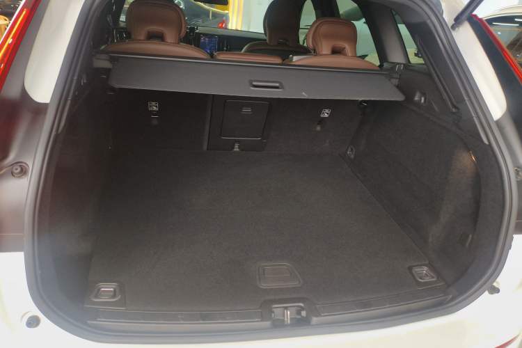 Used Volvo XC60 2024 B5 4x4 Smart Luxury Edition