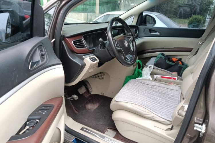 Used Buick GL8 2017 25S Prestige Version China V Standard Driver Seat