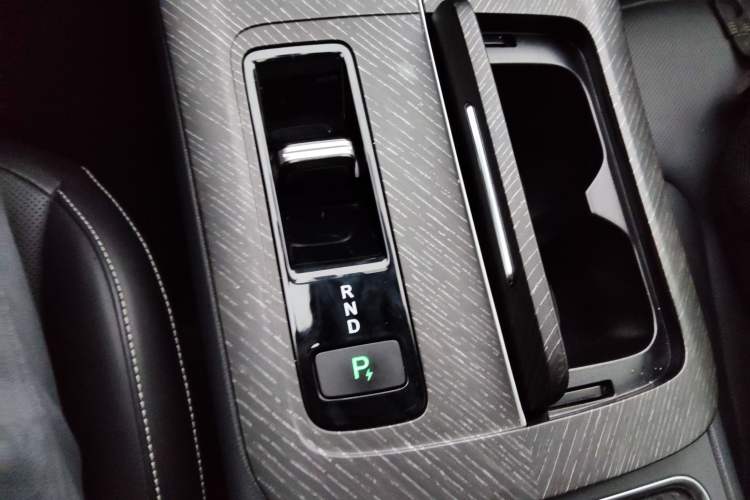 Used Venucia V DD-i 2023 110km iT Version
