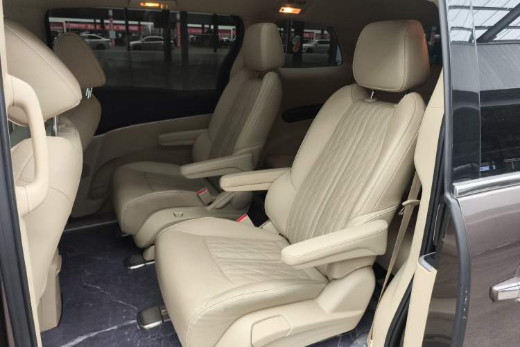 Used Buick GL8 2023 Land Business Class Smart Deluxe Model Left Rear Seat