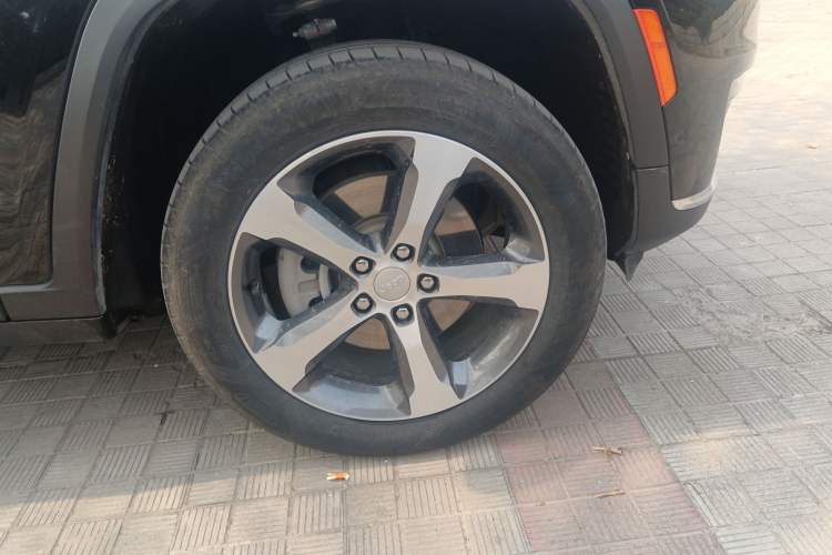 Used Jeep Grand Cherokee New Energy 2024 4xe Peak Edition Right Front Wheel Hub