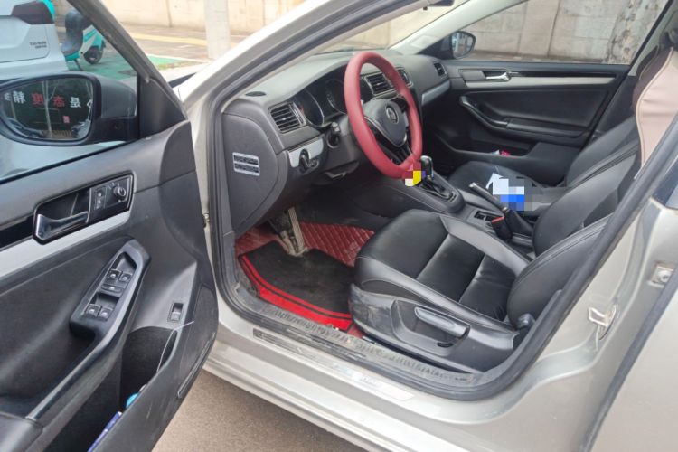 Used Volkswagen Sagitar 2015 1.6L Automatic Comfort Model
