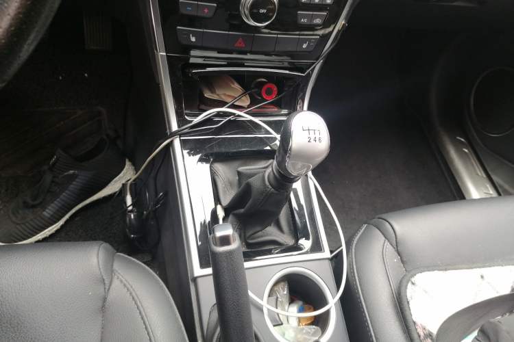 Used Haval H2 2014 1.5T Manual Two-Wheel Drive Elite Edition Gear Lever