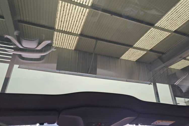 Used Avatr 06 2025 Ultra Pure Electric Edition Headliner