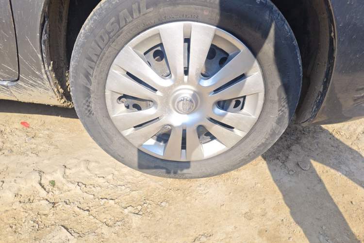 Used Nissan Livina 2015 1.6XE Manual Comfort Edition Right Front Wheel Hub