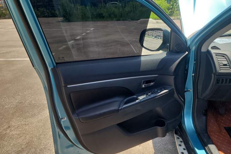 Used Mitsubishi ASX 2016 1.6L Manual Two-Wheel Drive Pioneer Edition
