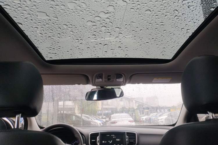 Used Kia KX5 2016 1.6T Automatic Two-Wheel Drive DLX Headliner