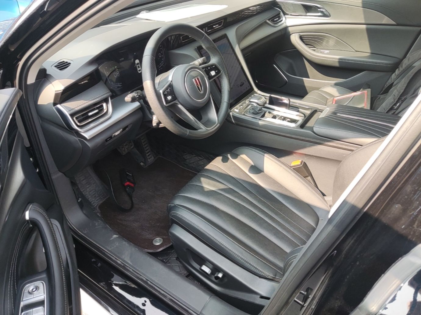 Hongqi H5 2024 1.5T DCT Smart Connect Flagship Edition - Chinese Trim Yun — снимка 18