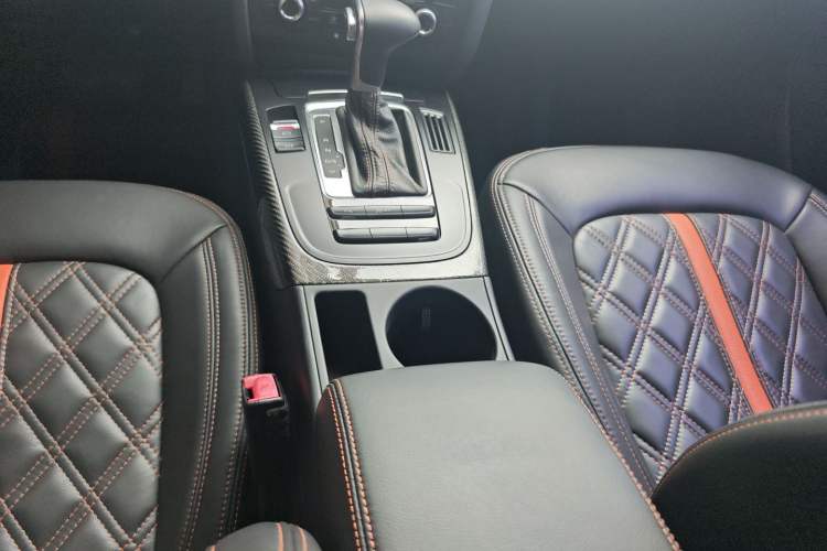 Used Audi A4L 2013 35 TFSI Automatic Standard Model Gear Lever