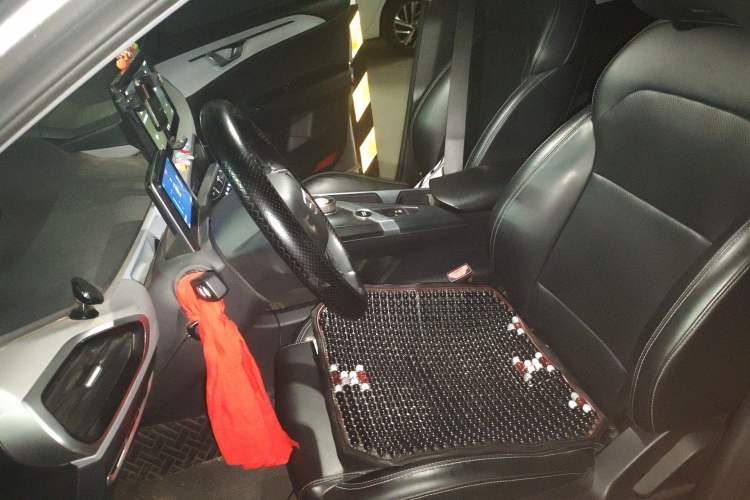 Used Geometry A 2022 Pro 430KM Business Edition Left Front Seat