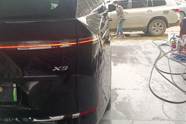 Used XPeng X9 2024 702 Ultra-Long Range Max