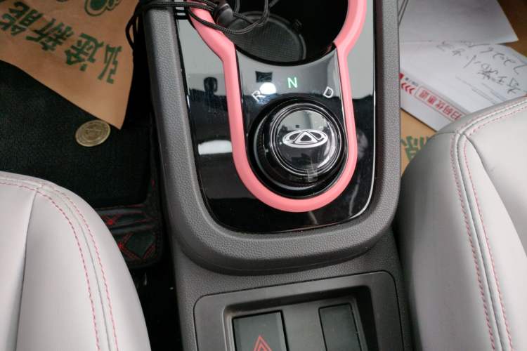 Used Chery Little Ant 2022 Sweet Pink Edition Low-Sugar Version 30kW 301km Range Gear Lever