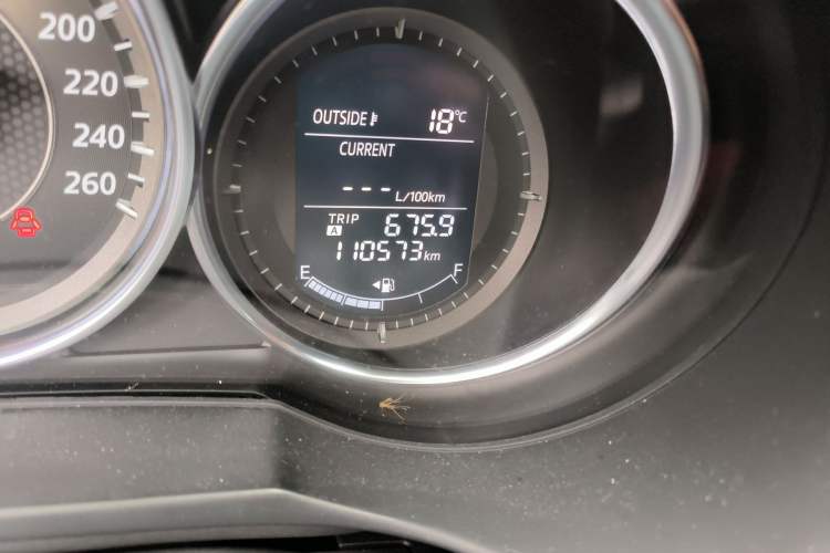 Used Mazda Atenza 2015 2.5L Blue Sky Sport Edition Odometer Close Up