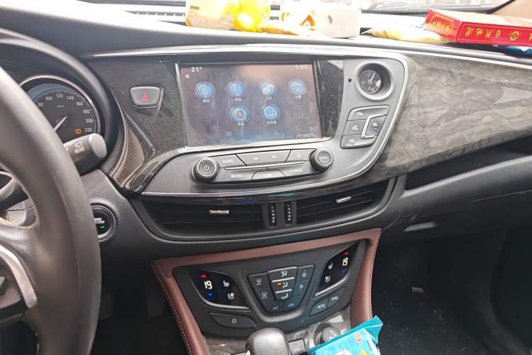 Used Buick Envision 2016 28T Four-Wheel Drive Luxury Model Audio And AC Panel