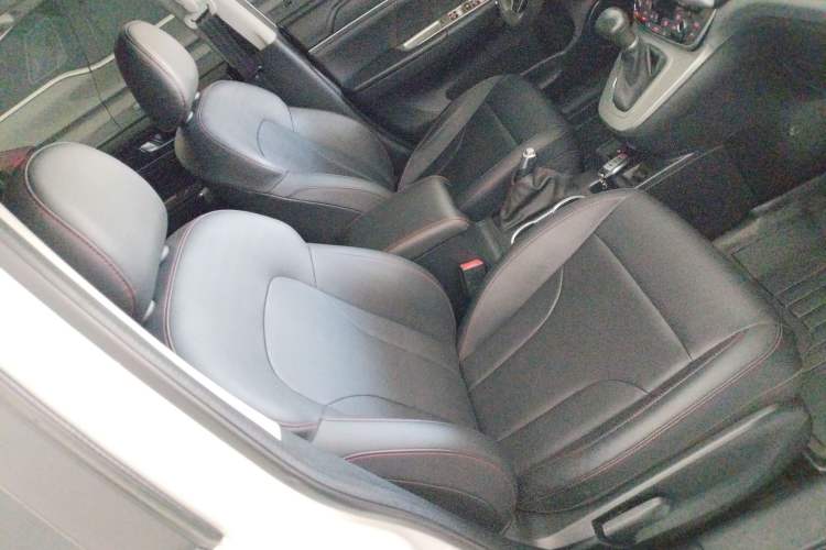 Used Haval M6 2019 1.5T DCT Two-Wheel Drive Value Edition China VI Standard Right Front Seat