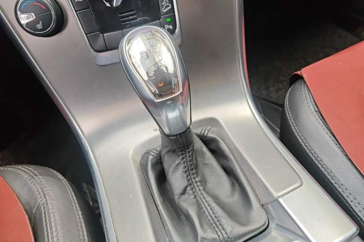 Used Volvo XC60 2013 T6 AWD Comfort Edition
