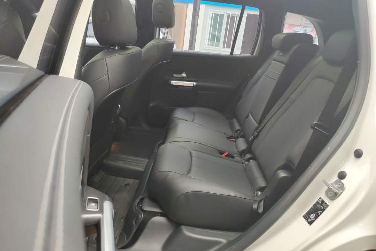 Used Mercedes-Benz EQB 2023 EQB 260 Interior 4