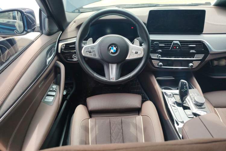 Used BMW 5 Series 2022 Revised Version 3 530Li Luxury Edition M Sport Package Steering Wheel