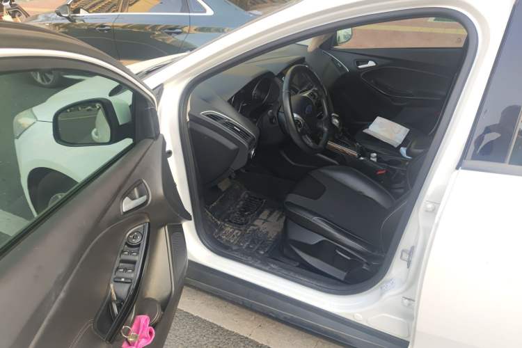 Used Ford Focus 2015 Sedan 1.6L Automatic Comfort Model Driver Seat